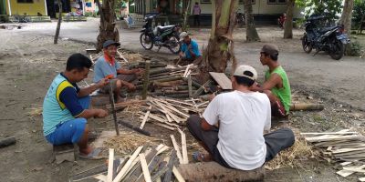 Pembuatan Pathok Bambu