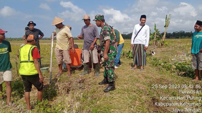 Peletakan Batu Pertama Pembangunan Rabat Beton JUT Sirawit - Nala Baya 01